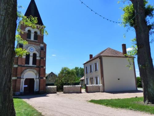 Gîte paisible face à l'église, idéal pour familles et amis, équipé tout confort, près de la nature - FR-1-489-416