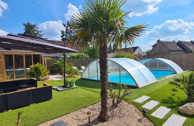 Gîte pour15 PERSONNES avec piscine et jacuzzi au coeur des châteaux de la Loire