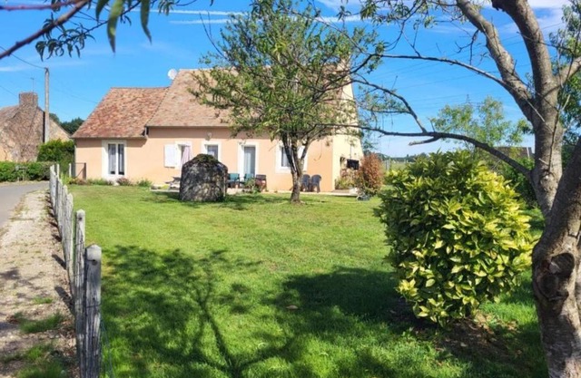 Gîte tout confort près du circuit des 24 Heures, cadre verdoyant, étang clos, 6 pers., lits faits - FR-1-410-207