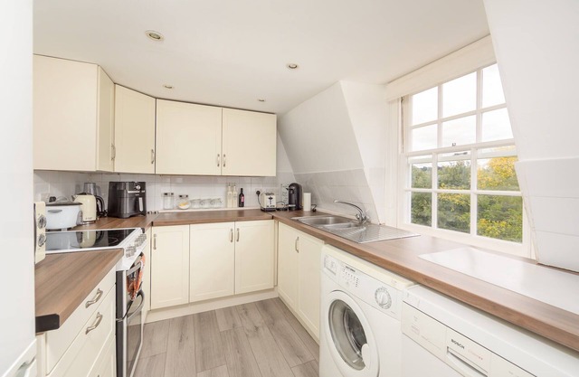 Grade II* Listed Penthouse in Central Bath