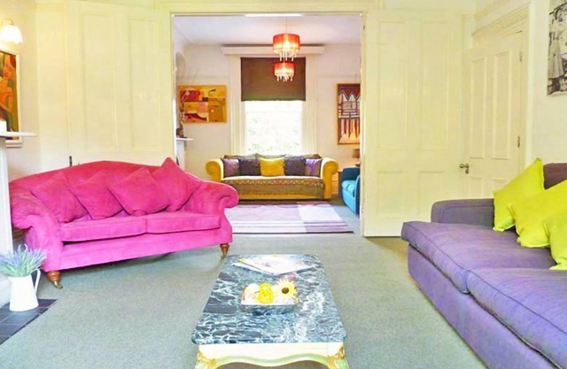 Gallery - a house that sleeps 18 guests in 5 bedrooms