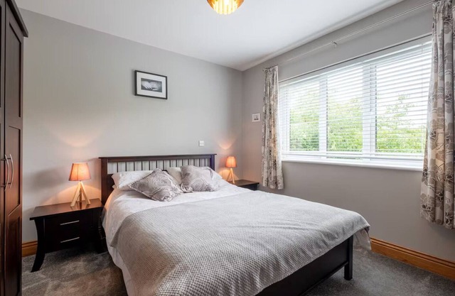 Galway - 1 Bed Guest Flat/Annex. Cosy countryside apartment with garden patio.
