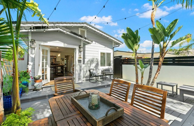 Garabaldi Bungalow - with private large patio