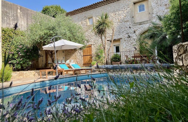 Gard Spécial pont du 14 juillet gîte 6 pers climatisé piscine partagée chauffée,