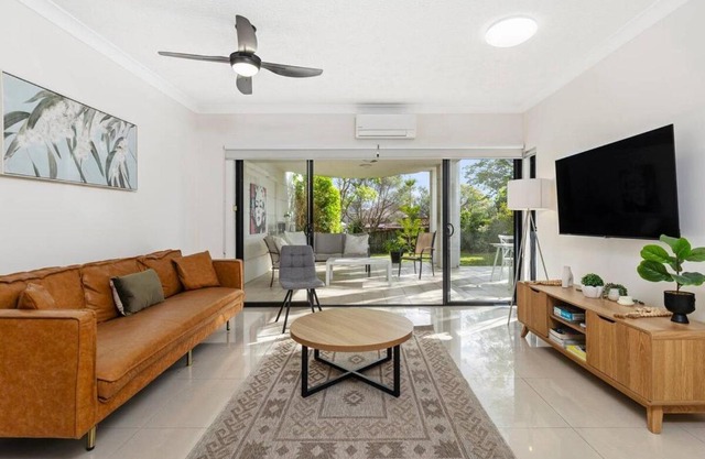 Garden Apt 2Bed x 2Bath, parking