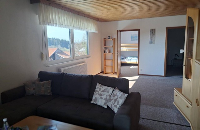 Gemütliche Ferienwohnung in ruhiger Lage mit Terrasse und herrlicher Aussicht