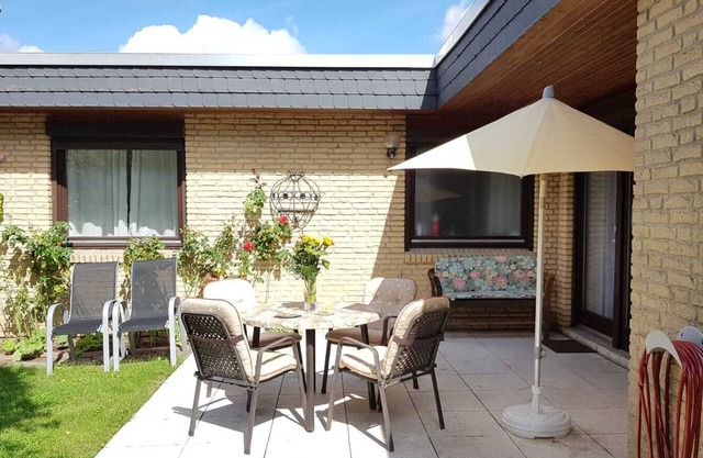 Gemütlicher Bungalow, Haus mit Garten Ostsee-nah