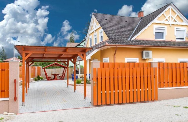 Gemini 1 by Interhome