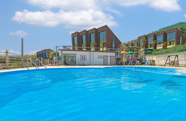 Geojedo Pilos Ocean View Pension