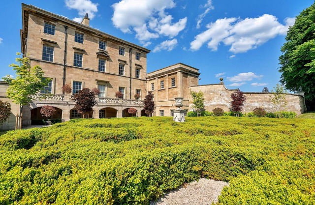 Georgian Hall in Hickleton with 17-Acre Gardens