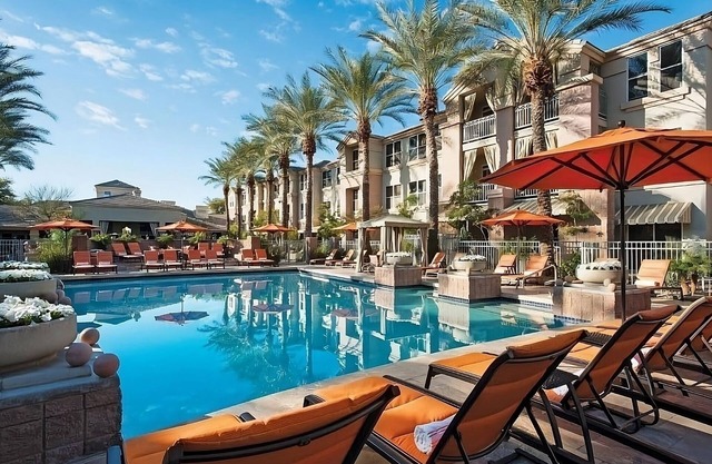 Get Ready for Blissful Getaway! Near OdySea Aquarium, w/Pool, Free Parking!