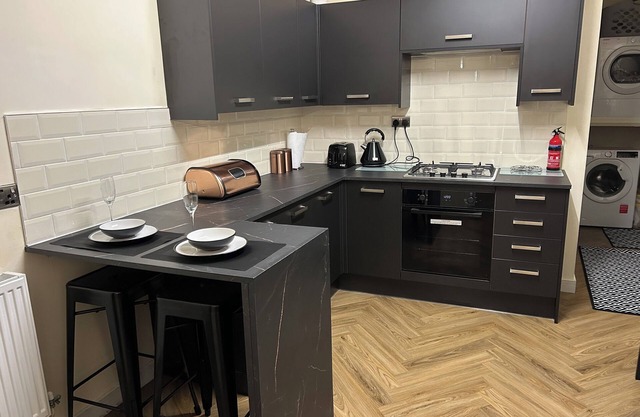 GETHIN HOUSE3 2min to Bpw and Merthyr Tydfil.A large 3 bedroom house