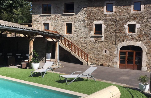 Gite 9 places 3 ears, 4 stars with heated pool