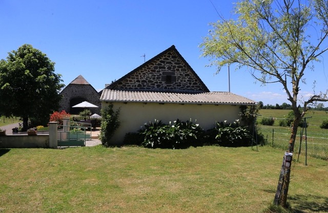 Gite Anglards-de-Salers, 2 bedrooms, 4 persons