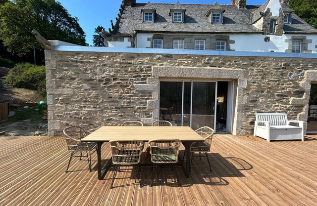 Gîte apartment with terrace near a pond animals accepted