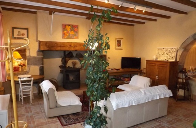Gite Arpajon-sur-Cère, 3 bedrooms, 5 persons