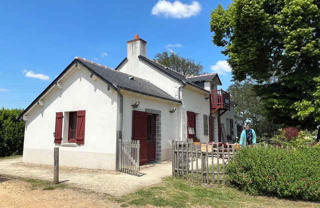 Gîte Ecluse de la Tindière on the banks of the Nantes-Brest canal. Rest and calm