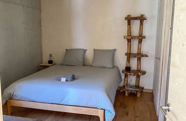 Gite for 2 to 4 p. surrounded by greenery and moun