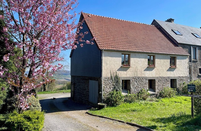 Gîte in the Normandy countryside overlooking the valley