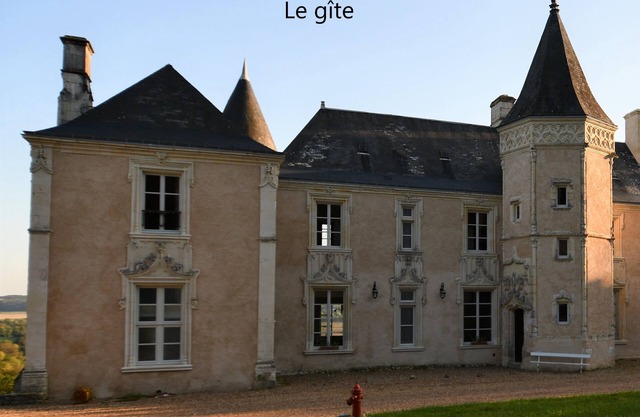 Gite in the castle of La Flotte, with swimming pool