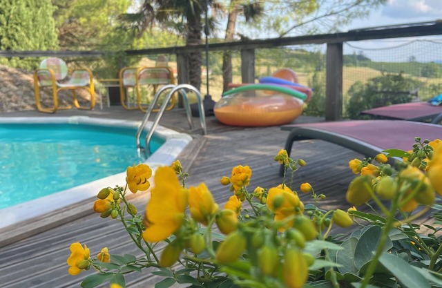 Gite La Colline des Lauriers, located near Bordeaux, Bergerac and Toulouse.