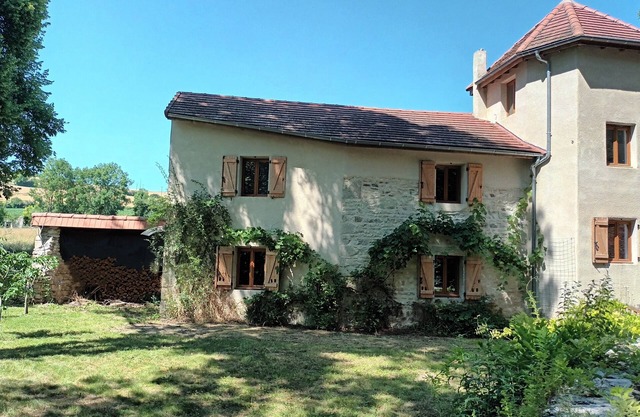 Gite Le Buget - ideal for families, 3 bedrooms, sleeps 8