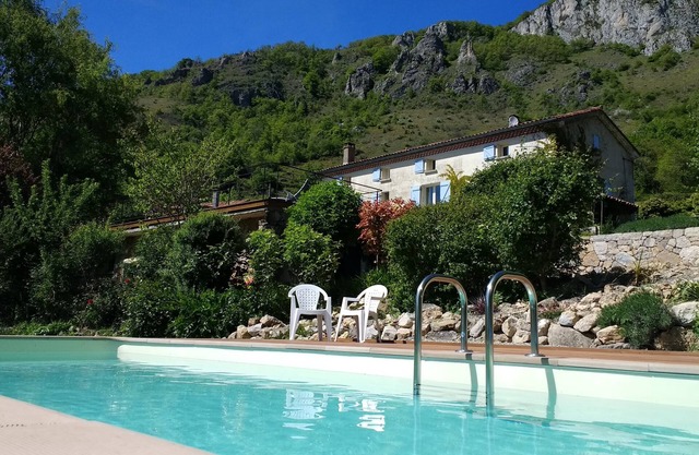 Gite Le Pastourel - A large, high quality, 3 bed farmhouse in SW France
