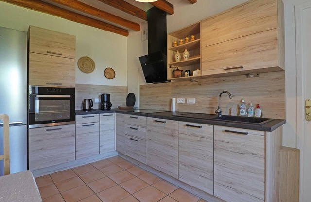 Gite Le Pin-la-Garenne, 3 bedrooms, 8 persons