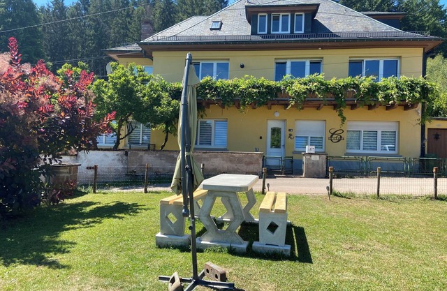 Gîte LeCLARA in the mountains, billiards, jacuzzi, sauna. pets allowed