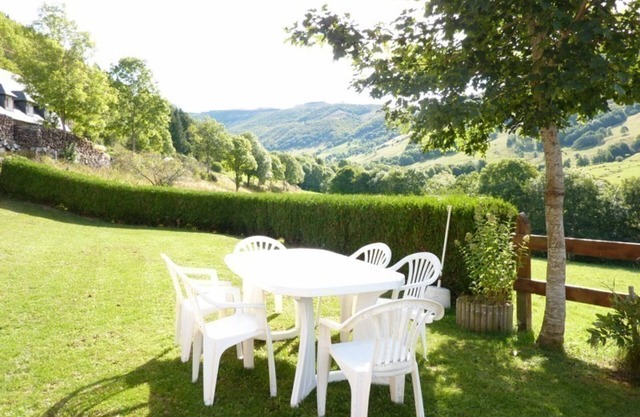 Gite Saint-Projet-de-Salers, 2 bedrooms, 4 persons
