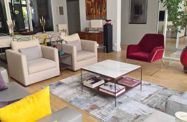 Glamorous, elegant ideal for a family, professional. Vincennes, Saint-Mandé.