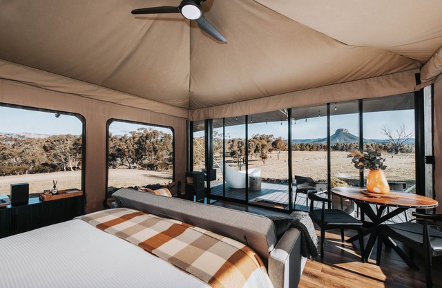Glamping at Wildnest Farmstay - Honeyeater