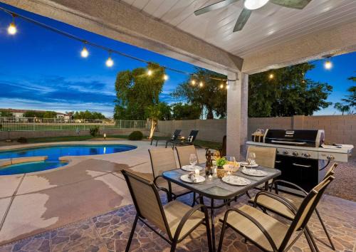 Golf Course Executive Home With Free Heated Pool!