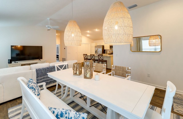 Golfer's Paradise: Pet-Friendly Home in Wildwood