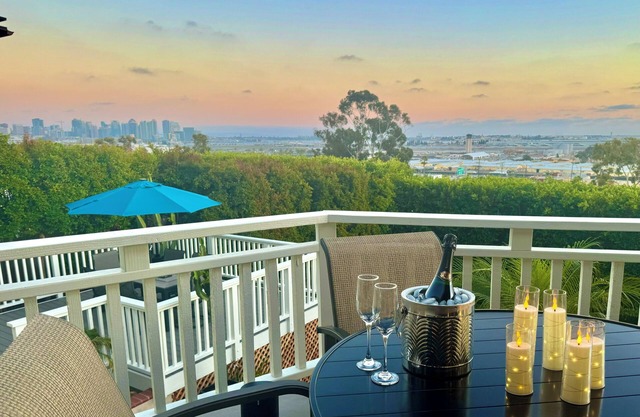 Gorgeous City & Bay Views - Minutes to Downtown