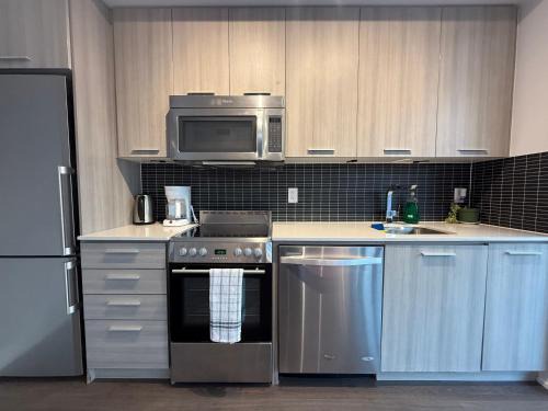 Gorgeous downtown condo