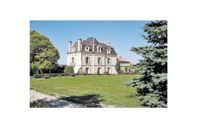 Gorgeous home in Mouterre-Silly
