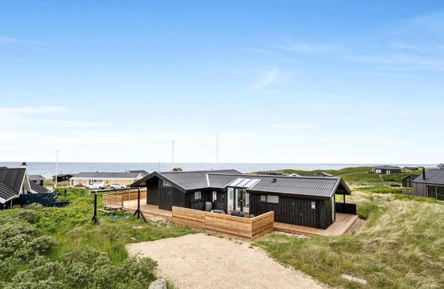 Gorgeous Home In Hjørring With Wifi