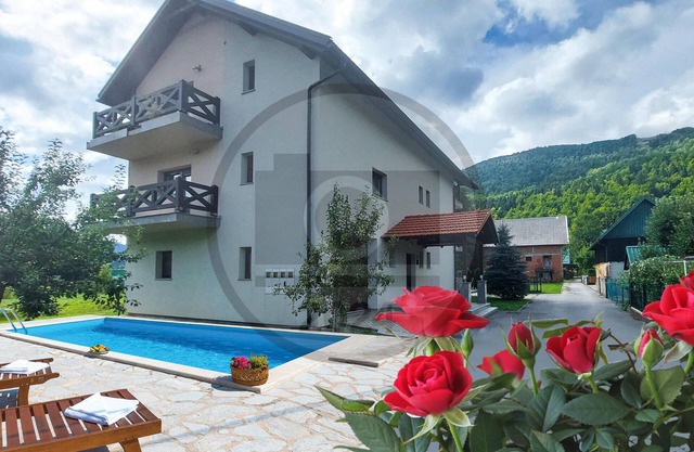 Gorgeous home in Jasenak with sauna