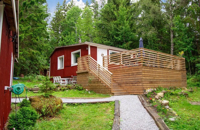 Gorgeous home in örebro with sauna