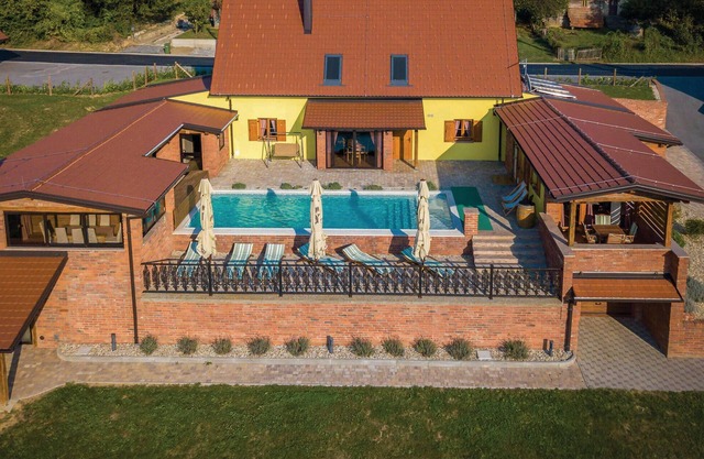 Gorgeous home in Repusnica with sauna