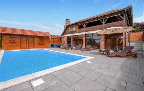 Gorgeous Home In Rovisce