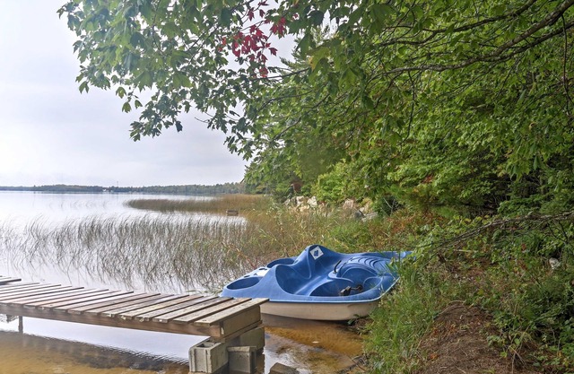 Gould City Lakefront Hideaway w/Dock & Rowboat!