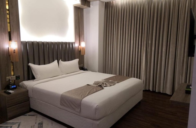 Grace Cox Smart Hotel