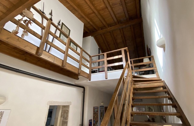 Grande casa con giardino nascosta in paese
