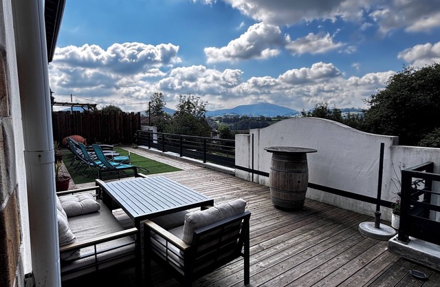 Grande Maison Atypique au Pays Basque Avec Piscine 16 Voyageurs