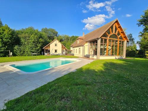Grande villa avec piscine et parc
