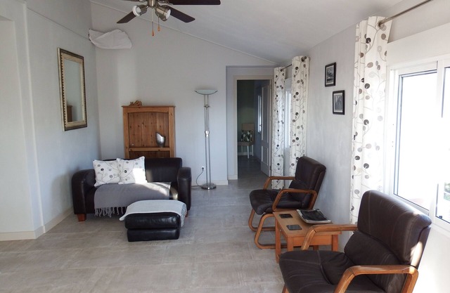 Great Apartment - 2 Bedrooms & Sunny Terrace with panoramic mountains views