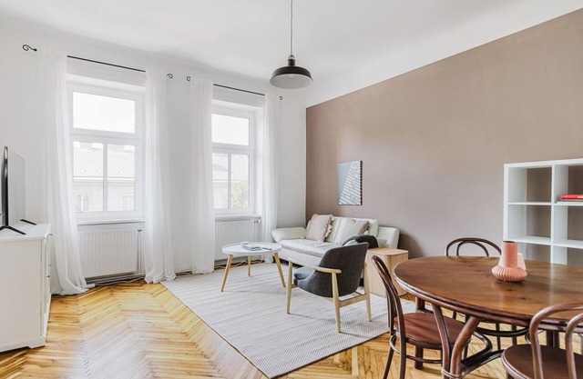 Great Döbling 2BR, Fully Furnished & Ready, by Blueground