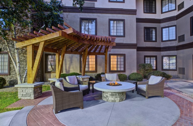 Great Location! Comfortable Studio Suite | Pool Access